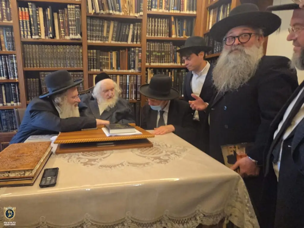 צוות מכון עליה בלשכת ראב״ד העדה החרדית הגאון הרב משה שטרנבוך שליט״א