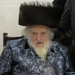 ראב״ד העדה החרדית הגאון רבי משה שטרנבוך שליט"א